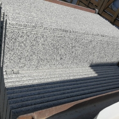 Escaleras de granito pulido con 3 antideslizantes