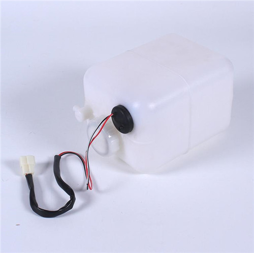 Excavator R220-5 engine water expansion tank