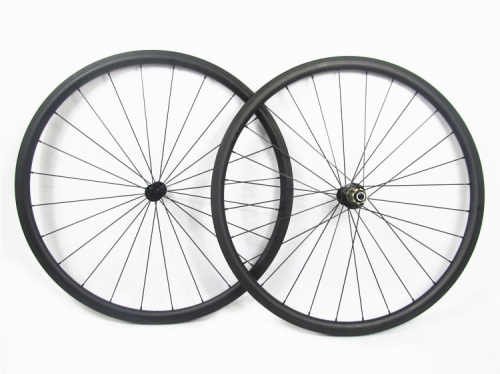 Classic 25mm wide Tubeless built with Bitex J-bend hub 20H/24H