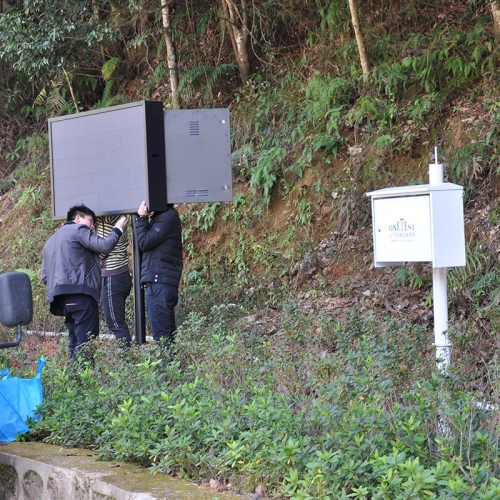 Installation of negative ion monitoring system in scenic area