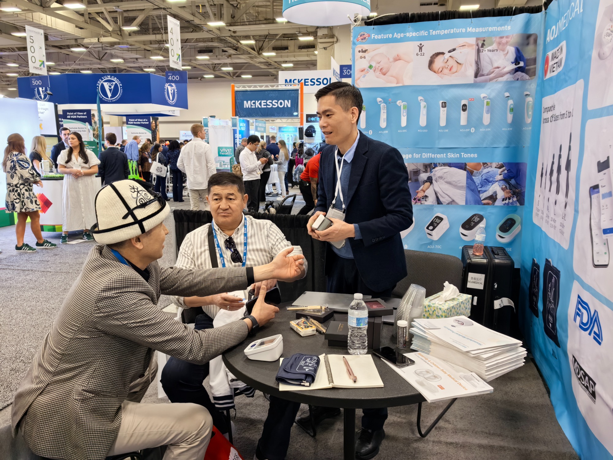 The 2024 Medtrade exhibition in the United States was grandly opened, and the AOJ MEDICAL booth was extremely hot