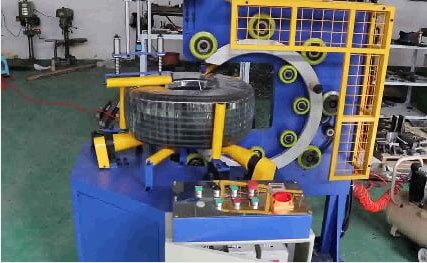 Corrugated hose coil wrapping packing machine