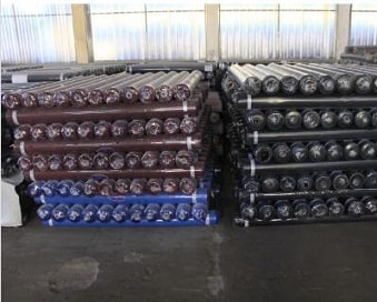 carpet rolls shrink wrapped by thermal roll shrink wrapping machine