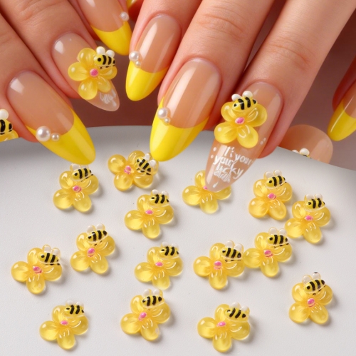 50pcs/bag Cartoon Bees Daisy Flowers Nail Decoration Kawaii Bees Little Daisy Petals Nail Charms Insects DIY Nail Tips