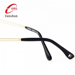 2028 - Titanium line in simple design optical frame for men