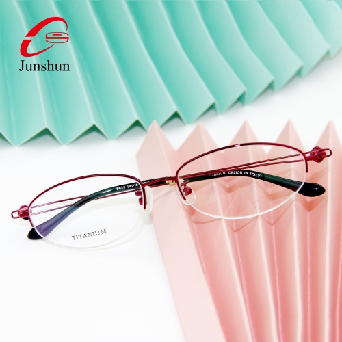 8820 - Diamond with titanium lines optical frame for lady