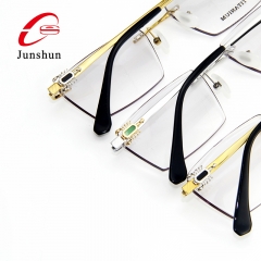 9801- Black Onyx Scorpion Screwless-Rimless 18K gold