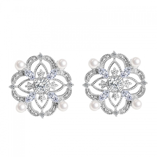 Old Dreams of Paris: Tribute to Notre Dame, earrings, 925 silver, white gold plated, freshwater pearl and cubic zirconia