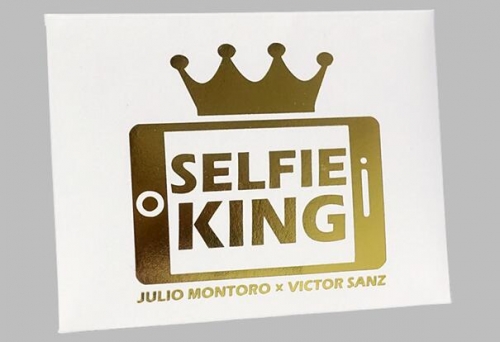 Selfie King by Julio Montoro