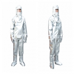 Aluminized aramid fabric for gloves and fire suits