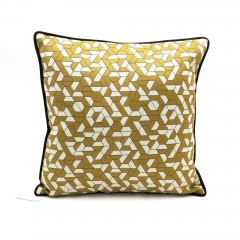 Yarn-dyed cushion