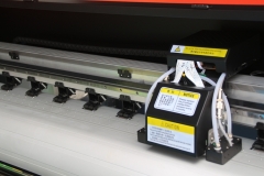 Factory Manufacture 1.6m 1.8m UV Inkjet Printer CMYK Lc Lm White Varnish