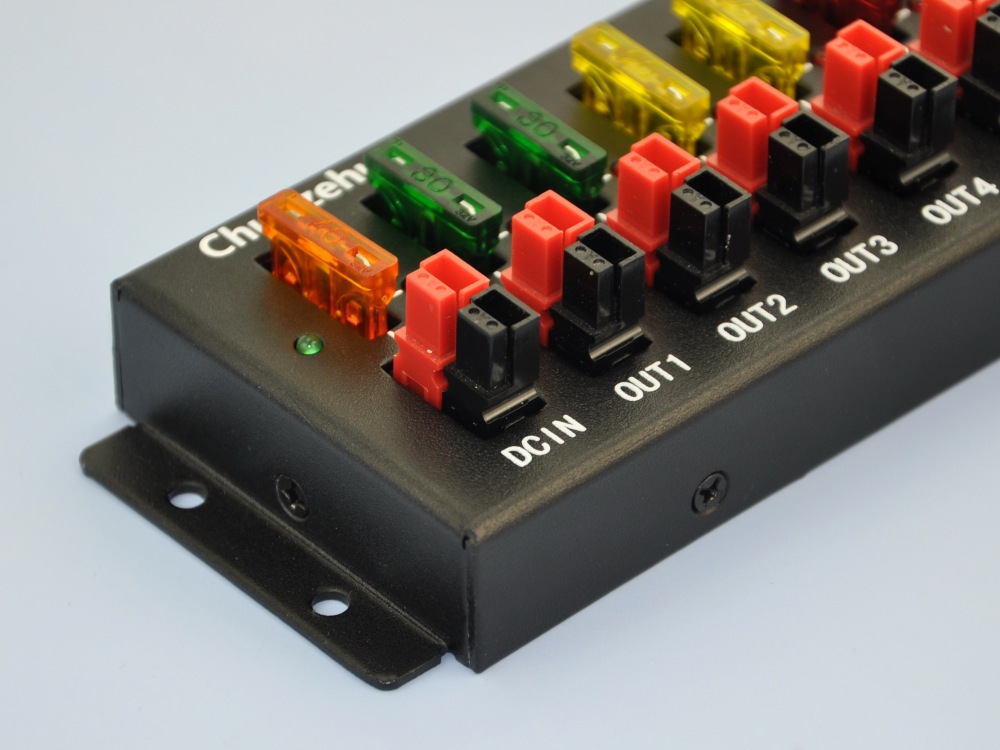 Chunzehui F-1005 9 Port 40A Anderson Powerpole Connector Power Splitter Distributor Source Strip, 1 Input and 8 Output.