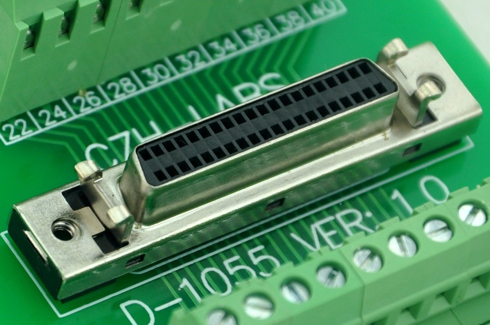 CZH-LABS DIN Rail Mount 40-pin Half-Pitch/0.05" D-SUB Female Interface Module, DSUB, SCSI.