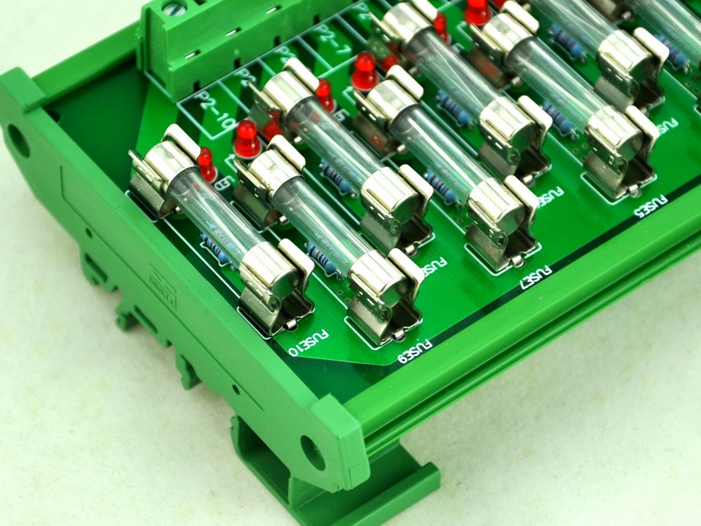 CZH-LABS DIN Rail Mount 180~250VAC 10 Position Power Distribution Fuse Module Board.