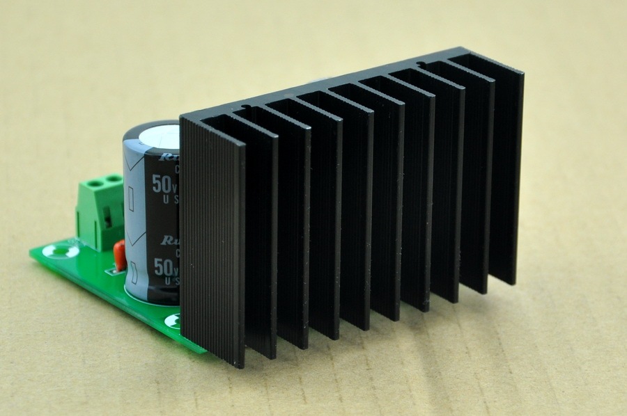 AUDIOWIND 5 Amps 1.5 to 32V Adjustable Voltage Regulator Module.
