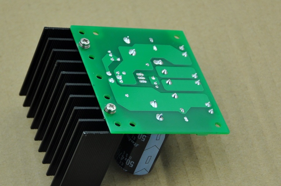 AUDIOWIND 5 Amps 1.5 to 32V Adjustable Voltage Regulator Module.