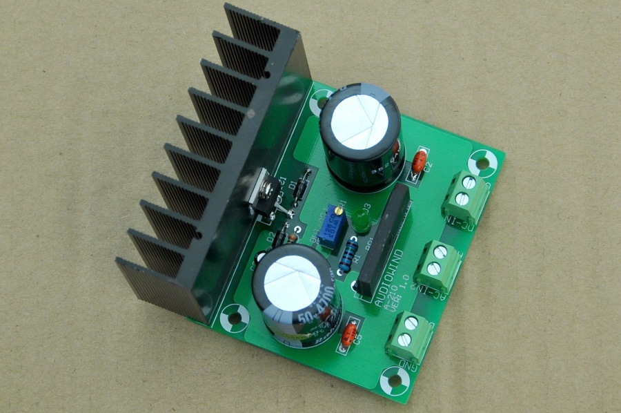 AUDIOWIND 5 Amps 1.5 to 32V Adjustable Voltage Regulator Module.