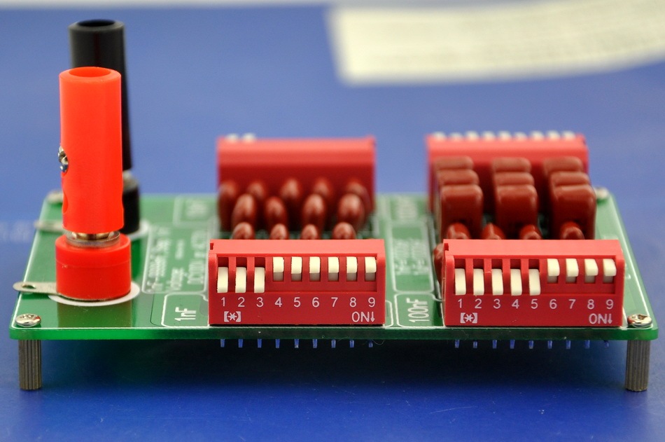 ELECTRONICS-SALON 1nF to 9999nF Step-1nF Four Decade Programmable Capacitor Board.