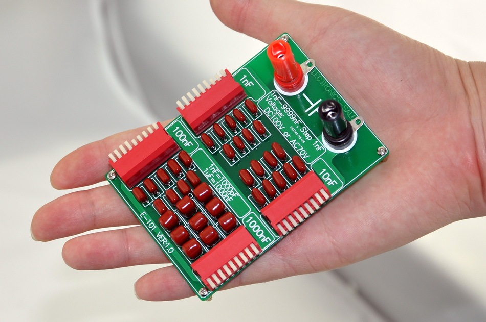 ELECTRONICS-SALON 1nF to 9999nF Step-1nF Four Decade Programmable Capacitor Board.