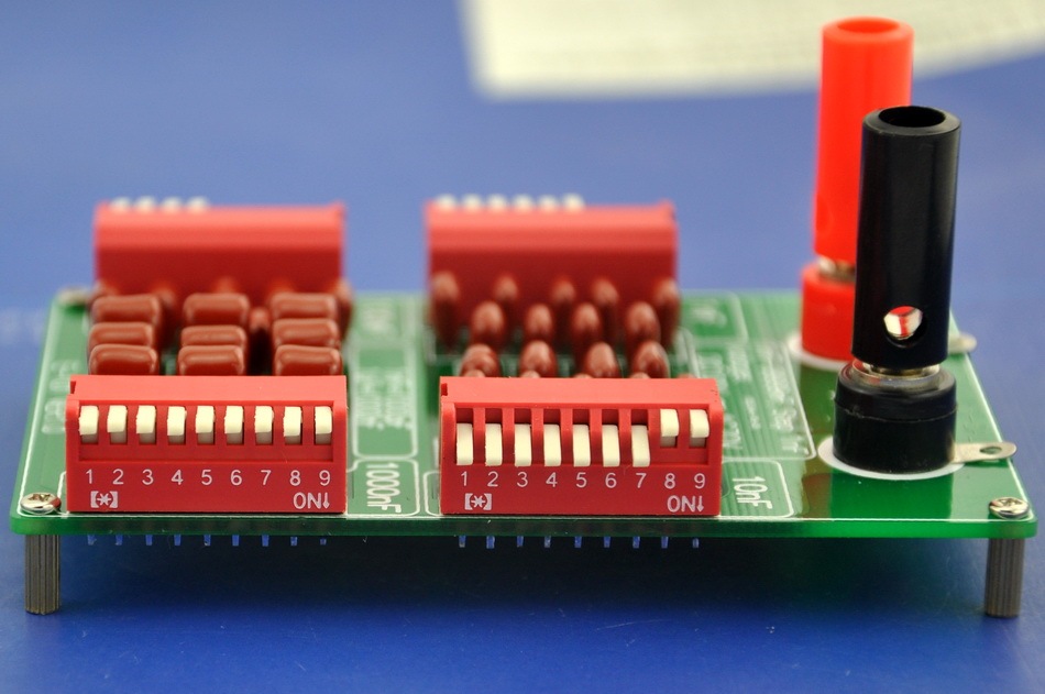 ELECTRONICS-SALON 1nF to 9999nF Step-1nF Four Decade Programmable Capacitor Board.