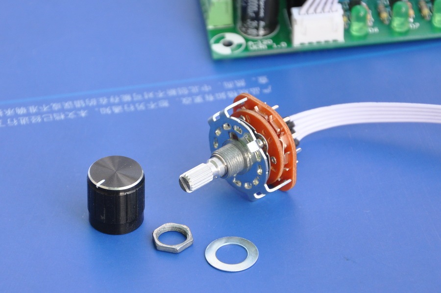 AUDIOWIND Audio Input Selector Relay Board, With 12V regulator.