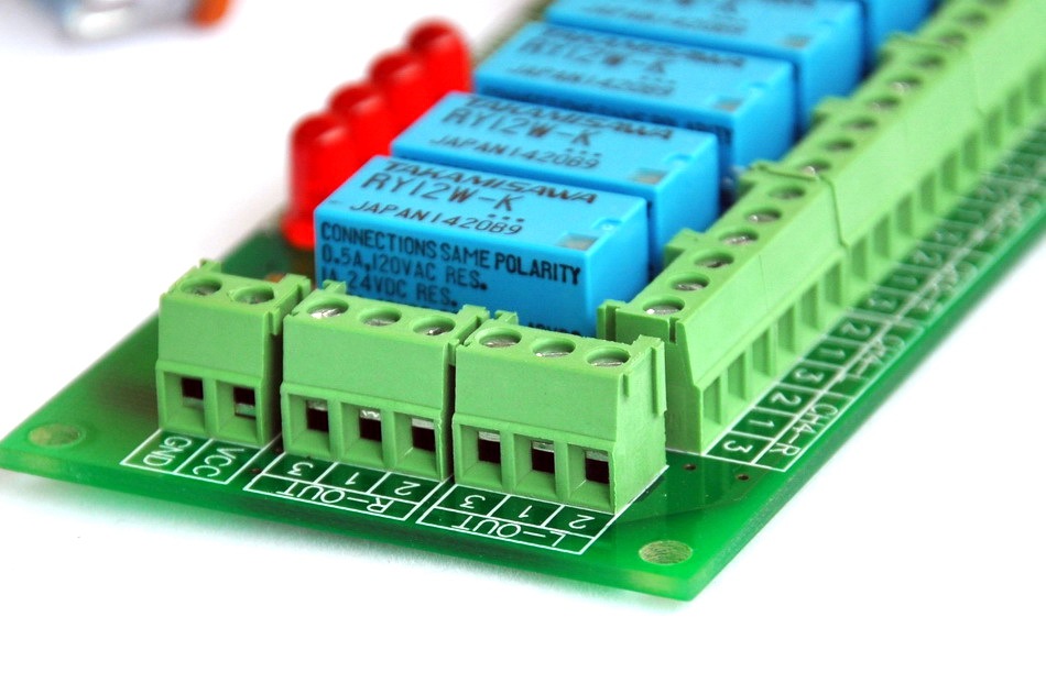 ELECTRONICS-SALON Balanced Four Stereo Audio Signal Input Selector Relay Module.