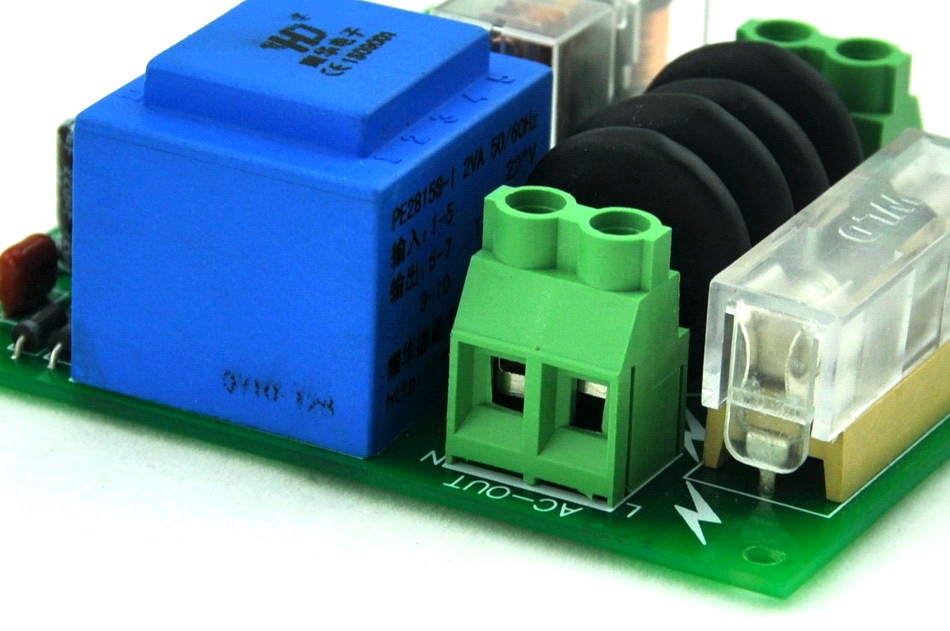 ELECTRONICS-SALON 220Vac Mains Power ON Delay Soft-start Protection Module, with 12 Vdc Regulator.