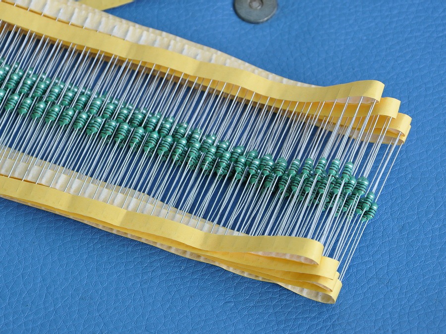 0307(1/4W) Series Axial Color Ring Fixed Inductor, Selectable Values 1uH to 1mH.