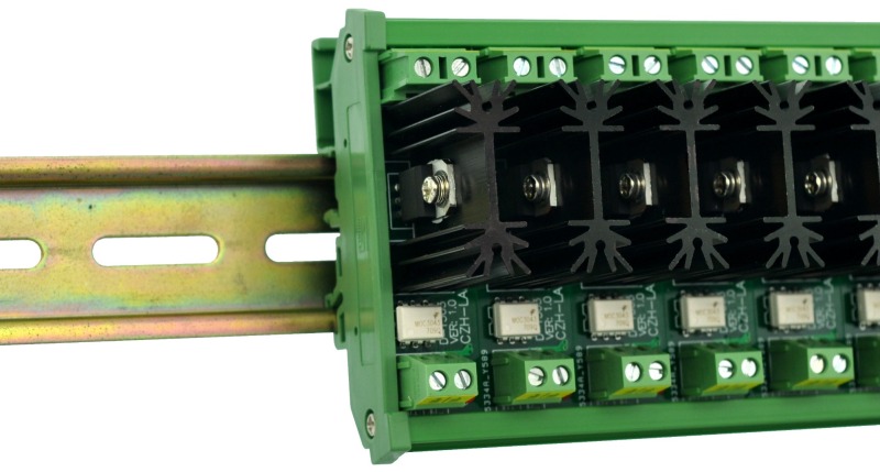 CZH-LABS DIN Rail Mount 8 Channel 8 Amp Solid State Relay SSR Module, in 4~32VDC, out 100~240VAC.
