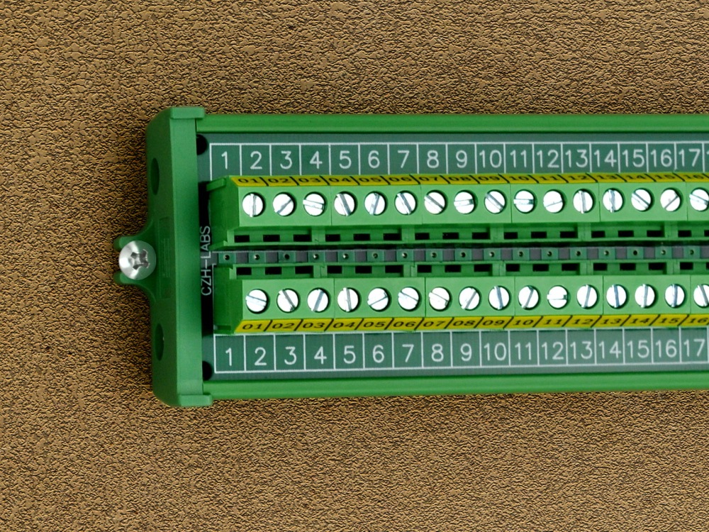 Screw Mount 24A/400V 30 Position Screw Terminal Block Distribution Module.