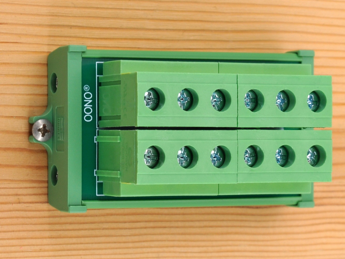 Screw Mount 52Amp 300V 6 Position Screw Terminal Block Distribution Module