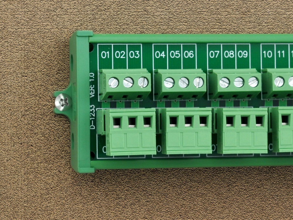 Screw mount 10A/300V 8x3 Pole Pluggable Top Wiring Terminal Block Module