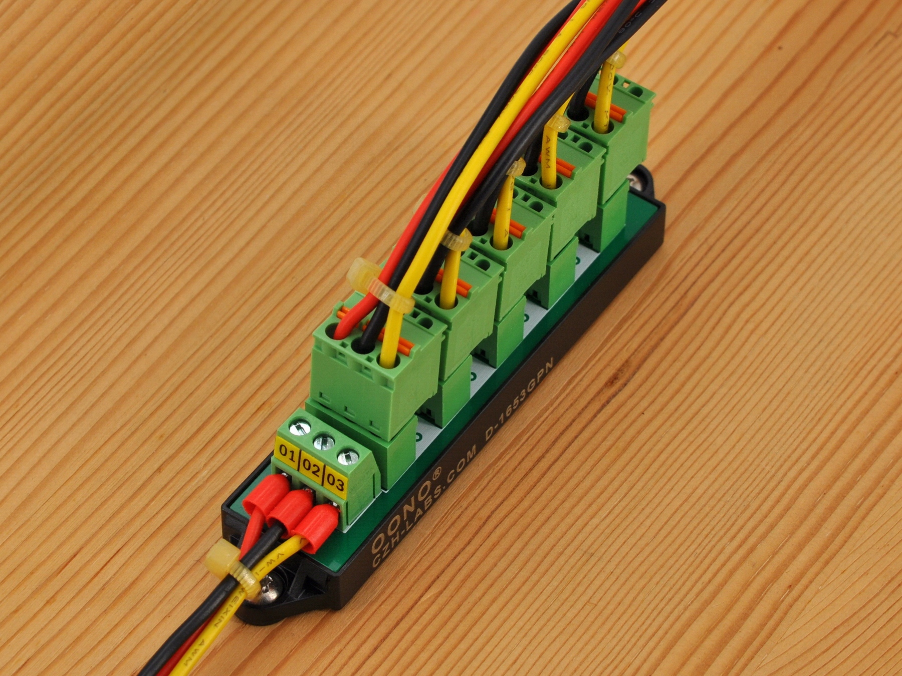 16Amp 300V 3x6 Position Pluggable Screwless Terminal Block Distribution Module. OONO D-1653GPN
