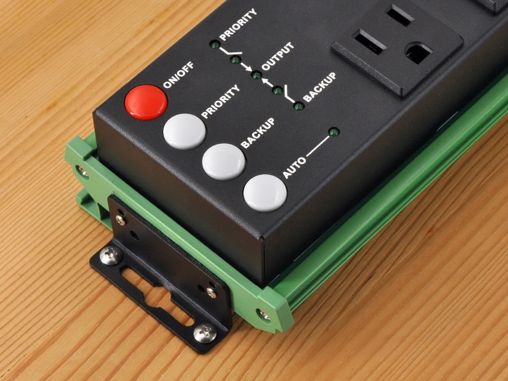 AC120V 30 Amp ATS Automatic Transfer Switch, 4 NEMA-15R Receptacles, DIN Rail or Screw Mounting