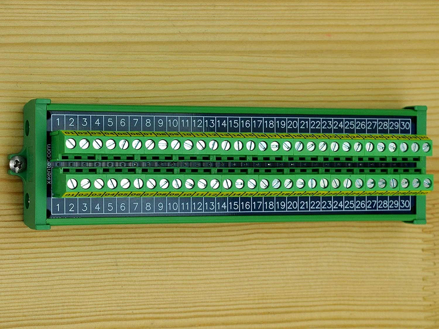 30 Position 24Amp/400V Screw Terminal Block Distribution Module (Screw Mount)