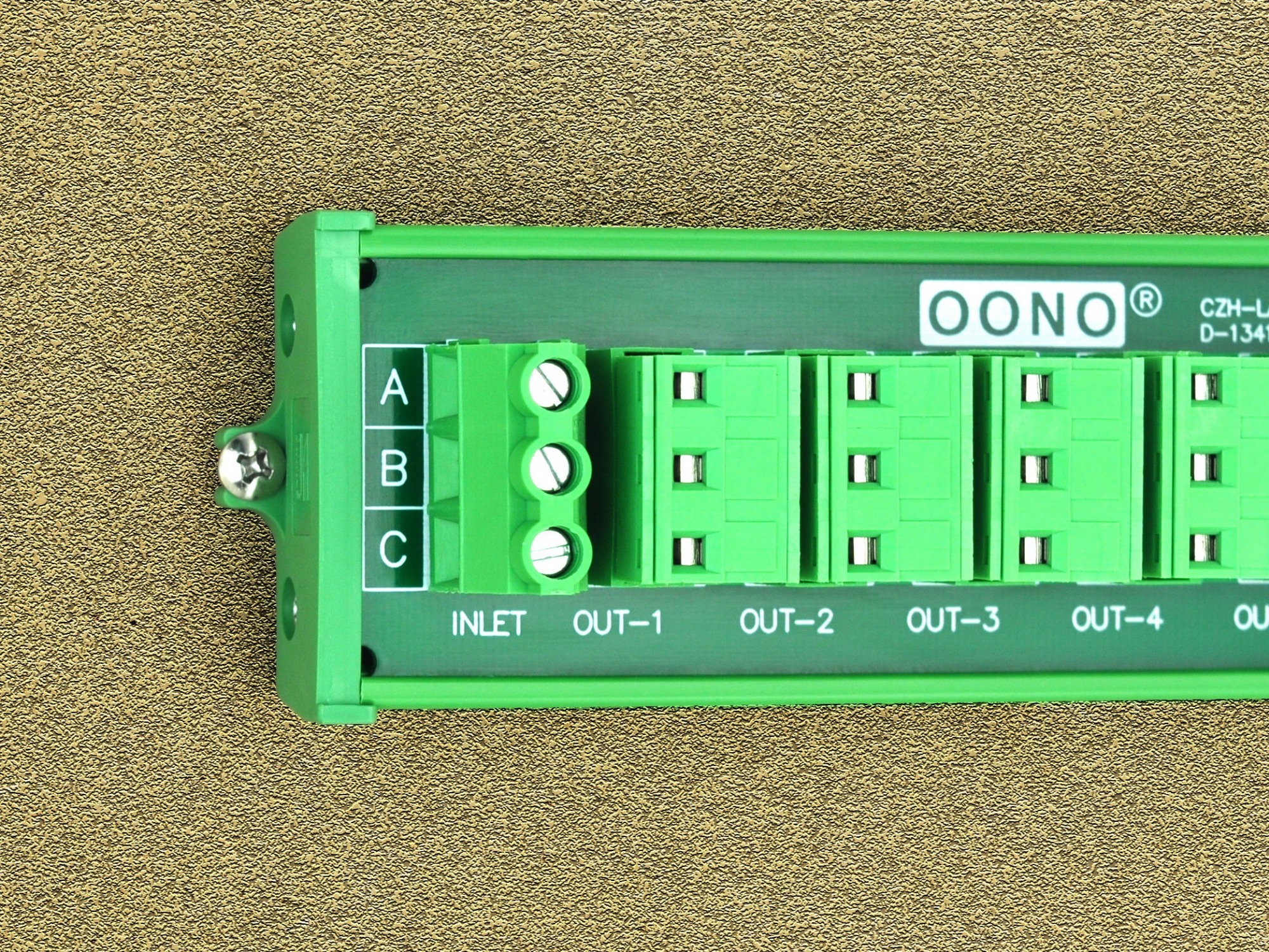 OONO Screw Mount 30A/300V 8x3 Position Pluggable Terminal Block Distribution Module