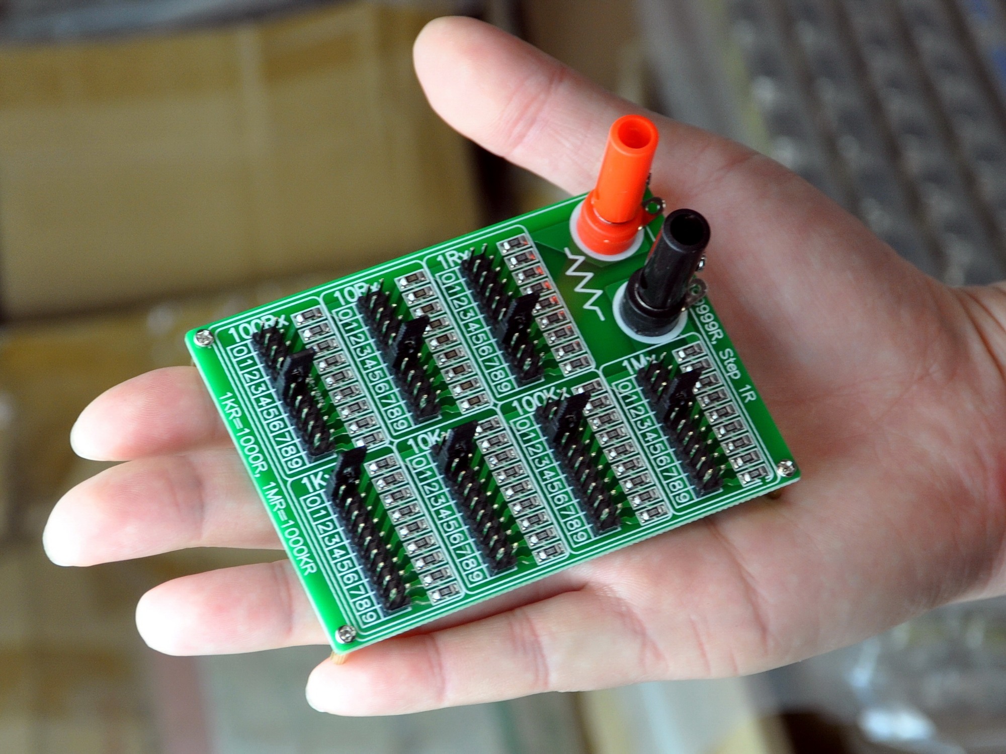 ELECTRONICS-SALON 1R - 9999999R Seven Decade Programmable Resistor Board, Step 1R, 1%, 1/4W.