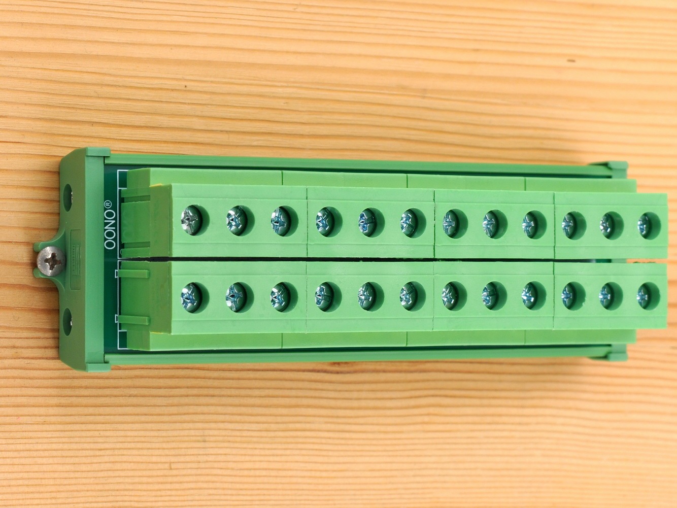 Screw Mount 52Amp 300V 12 Position Screw Terminal Block Distribution Module
