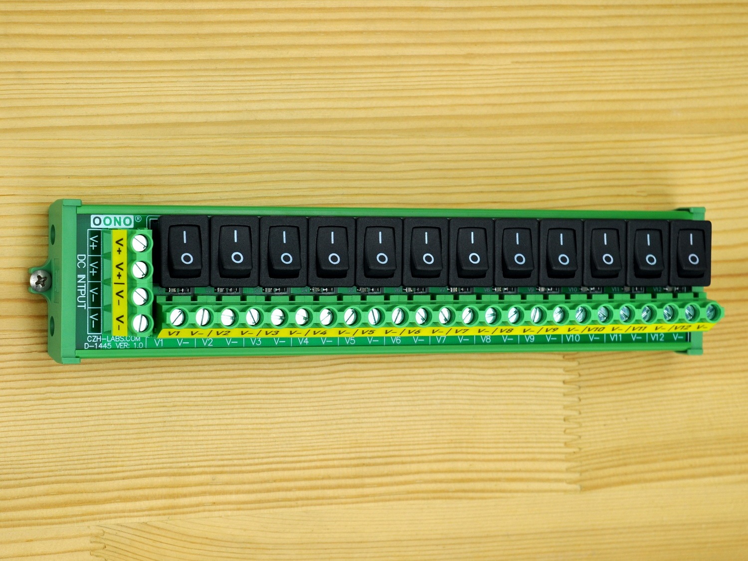 Screw Mount 12 Channel Rocker Switch DC Power Distribution Strip Module