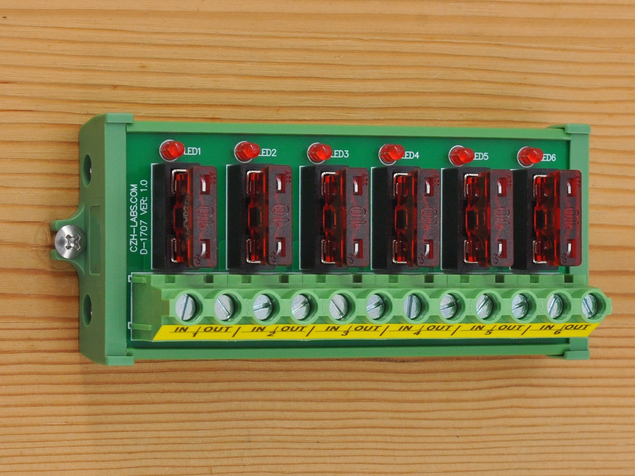 Screw Mount DC 5 - 32V 6 Channel ATO Fuse Module, CZH-LABS D-1707P/32V