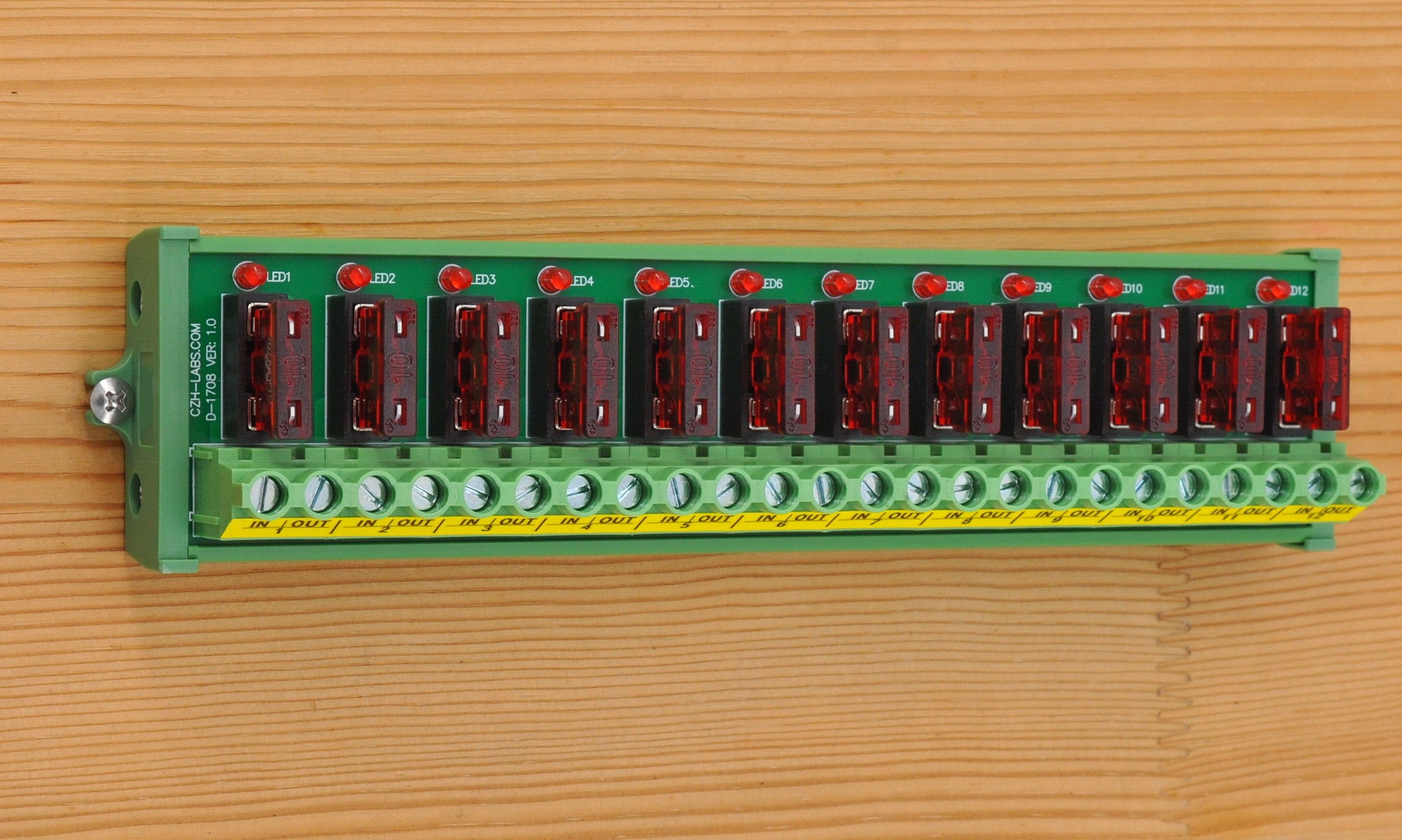 Screw Mount DC 5 - 32V 12 Channel ATO Fuse Module, CZH-LABS D-1708P/32V