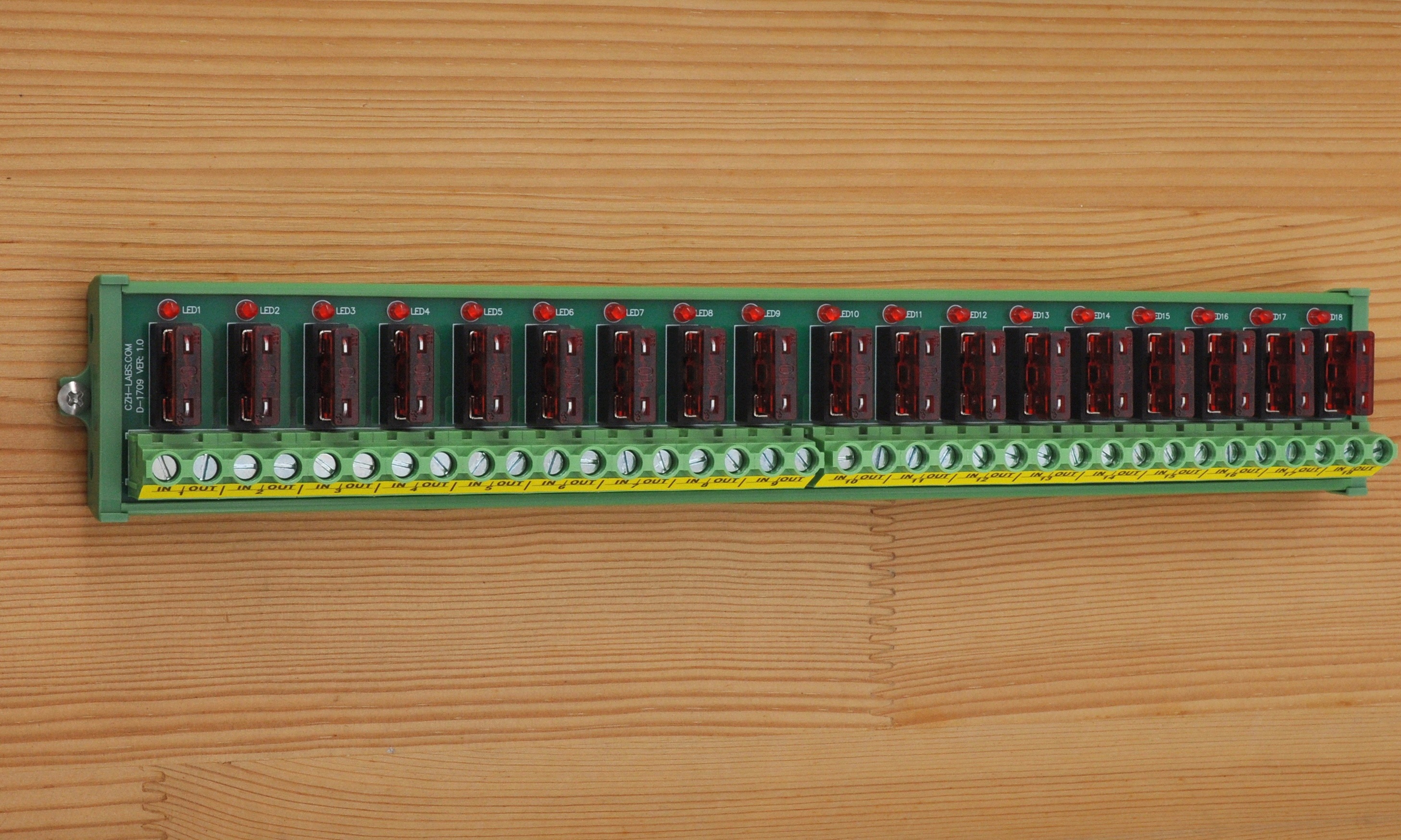 Screw Mount DC 5 - 32V 18 Channel ATO Fuse Module, CZH-LABS D-1709P/32V