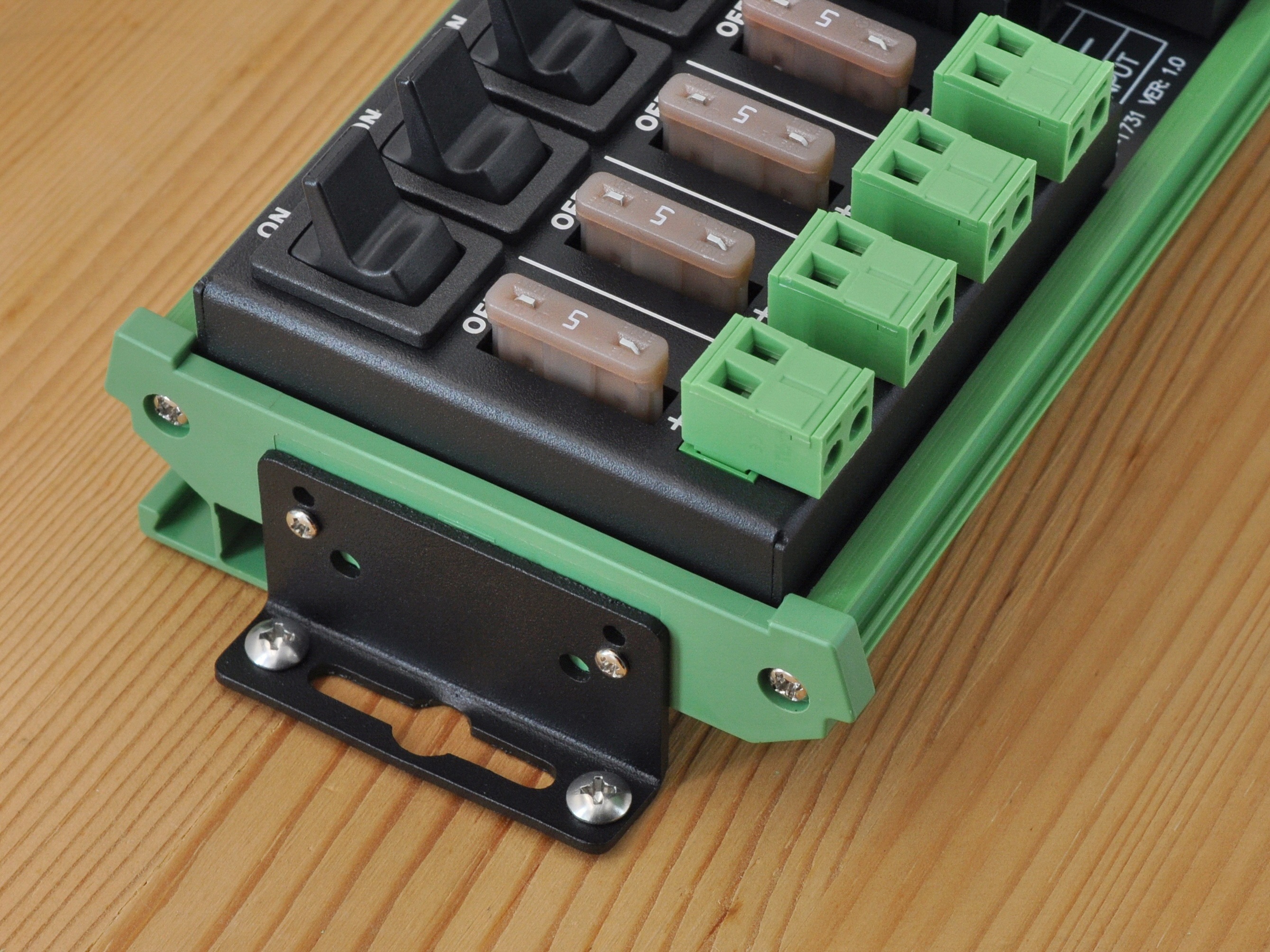 DC Power Distribution Module, 52Amp 8 Channel, Paddle Switch, Fused, Pluggable Top Wiring Terminal Block, DIN Rail and Screw Mount