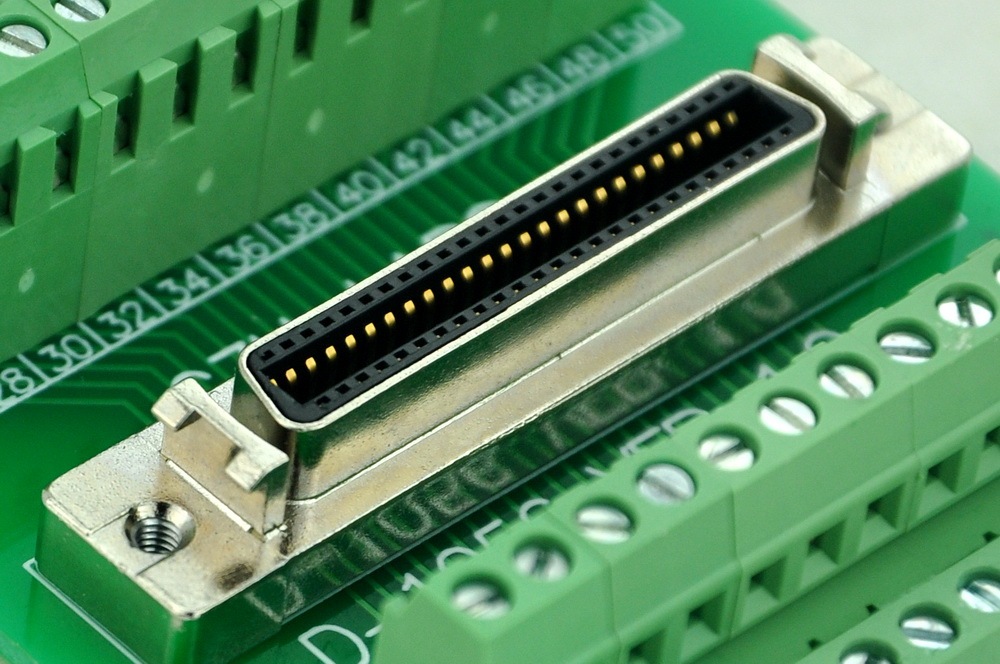 CZH-LABS 50-pin 0.05" Mini D Ribbon/MDR Female Breakout Board, SCSI, Terminal Module.