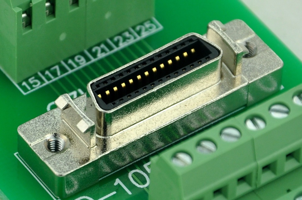 CZH-LABS DIN Rail Mount 26-pin 0.05" Mini D Ribbon/MDR Female Interface Module, SCSI.
