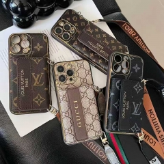 高品質ルイヴィトン iPhoneケース｜iPhone17/17Air/17Pro/17Pro Max、16/16Pro/16Pro Max/16Plus、15/15Pro/15Pro Max、14Pro Max、13/13Pro、12Pro Max全機種対応｜カードポケット付きでICカード収納便利、ストラップ付きで持ち運び易い｜男女兼用デザイン 高級ブランド質感 スマホをしっかり保護する保護カバー