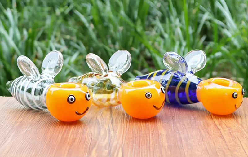 Little Bee Glass Pipe