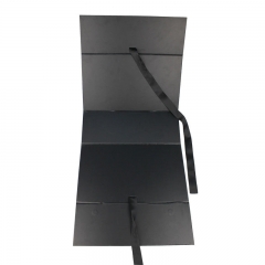 330*255*140mm Magnetic Closure Folding Packaging Box