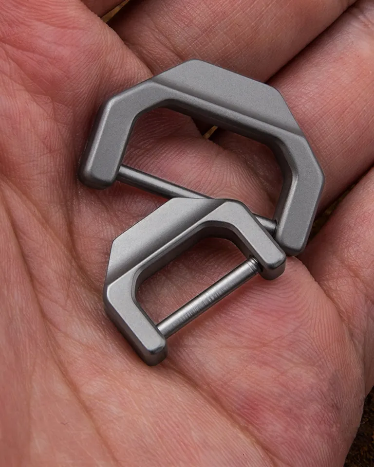 D-Rings with Screw Shackle Horseshoe U Shape Titanium EDC Keychain Multi-function Keyring